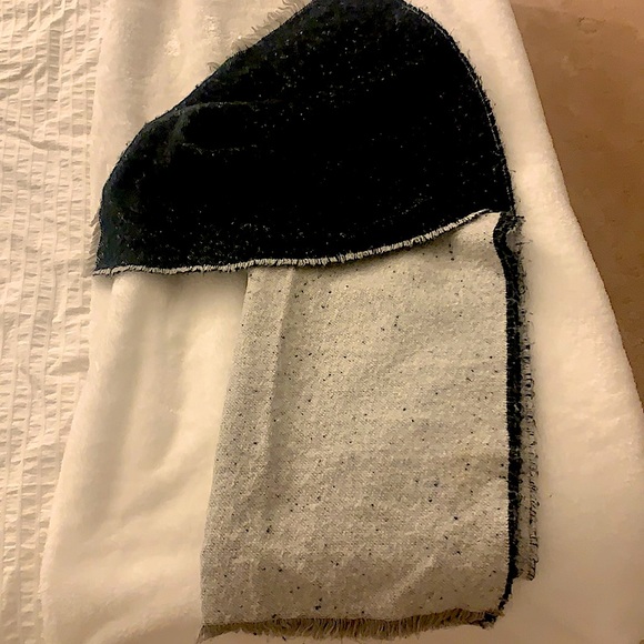 Reversible rectangle scarf - Picture 1 of 2